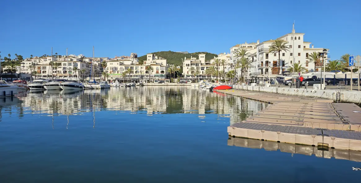 Продажа двухуровневого пентхауса в La Duquesa 22