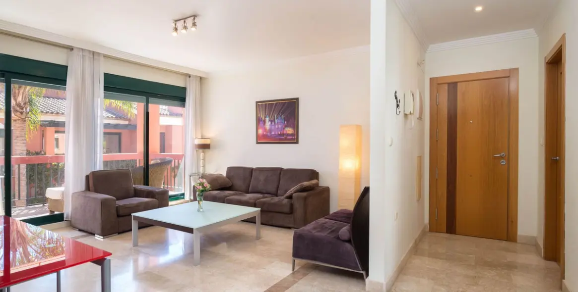 Sale of middle floor apartment in Marbesa 4