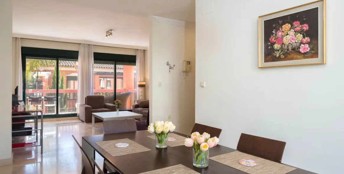 Sale of middle floor apartment in Marbesa 7