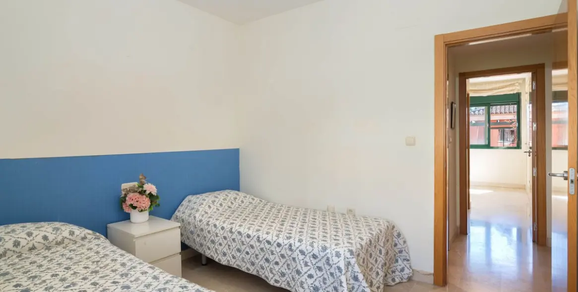 Sale of middle floor apartment in Marbesa 11