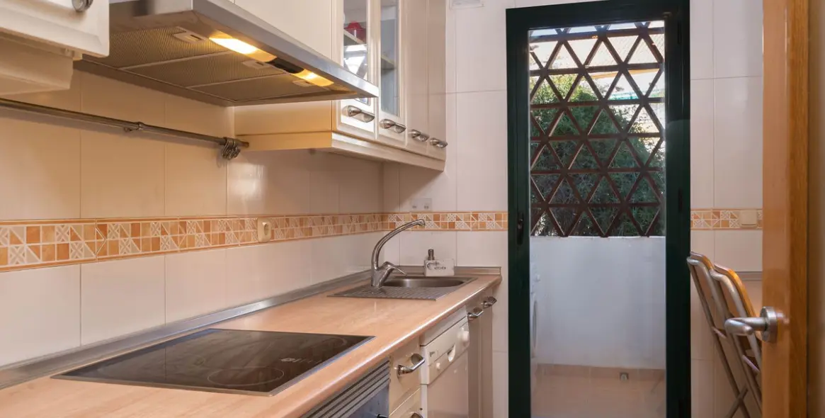 Sale of middle floor apartment in Marbesa 20