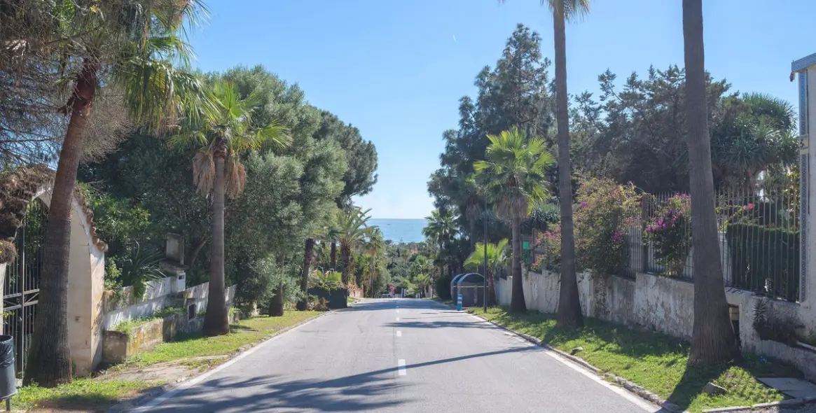 Sale of middle floor apartment in Marbesa 26