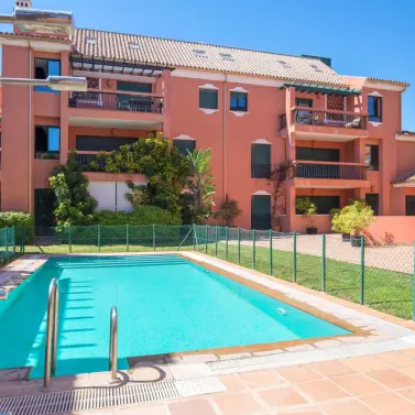 Sale of middle floor apartment in Marbesa
