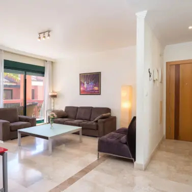 Sale of middle floor apartment in Marbesa