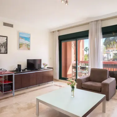 Sale of middle floor apartment in Marbesa