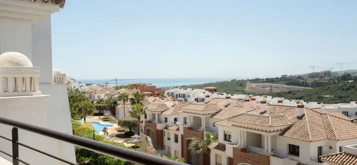 Venta de apartamento en planta media en Casares 0
