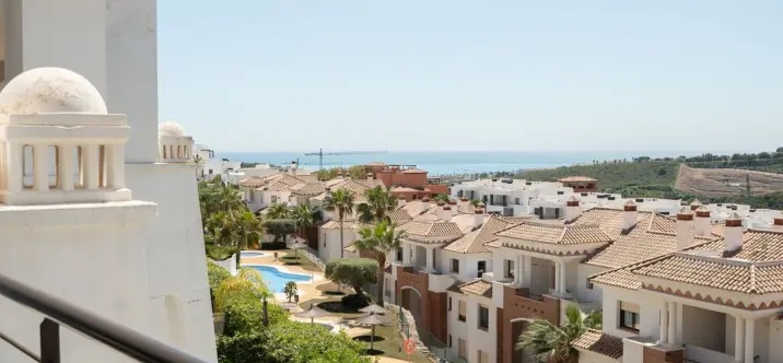 Venta de apartamento en planta media en Casares 1