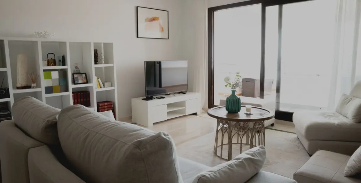 Sale of middle floor apartment in Casares 7