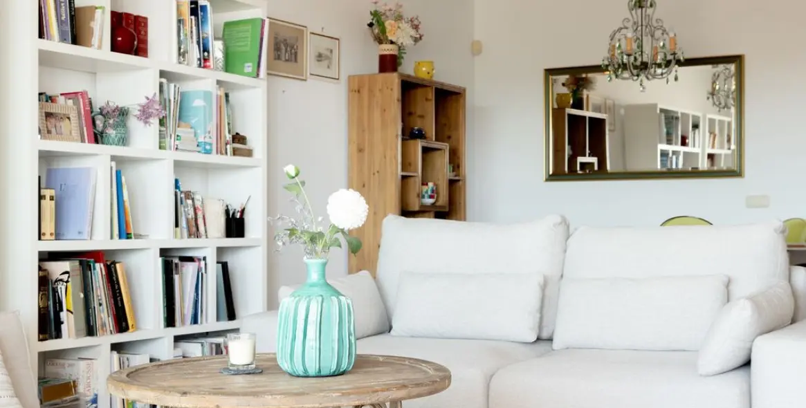 Sale of middle floor apartment in Casares 8