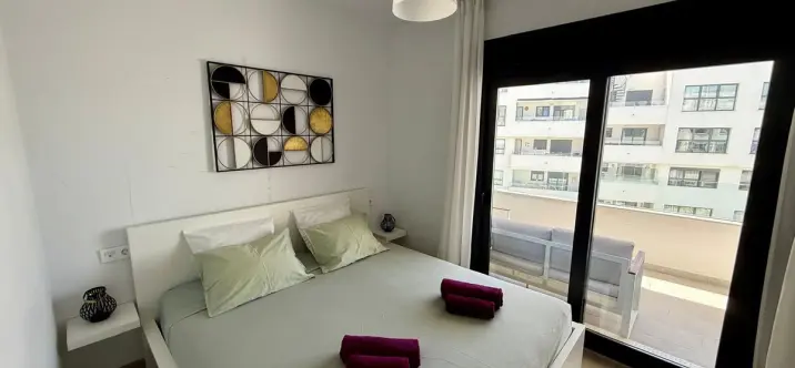 Venta de apartamento en planta media en Estepona 4