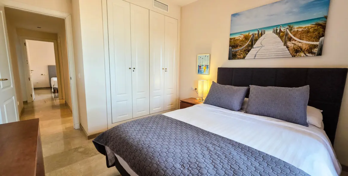 Sale of middle floor apartment in La Duquesa 23