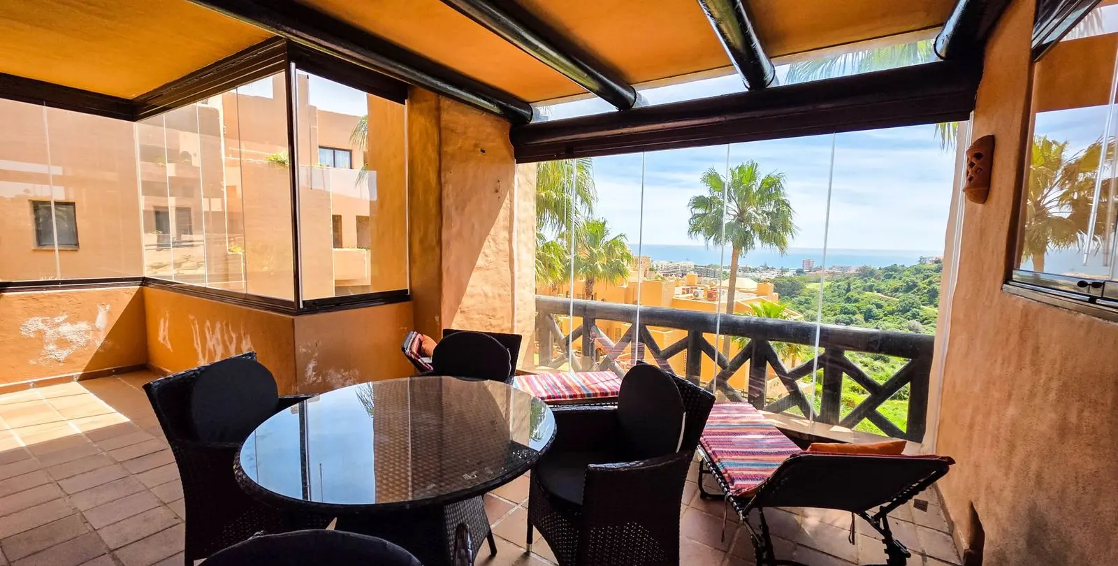 Sale of middle floor apartment in La Duquesa 1