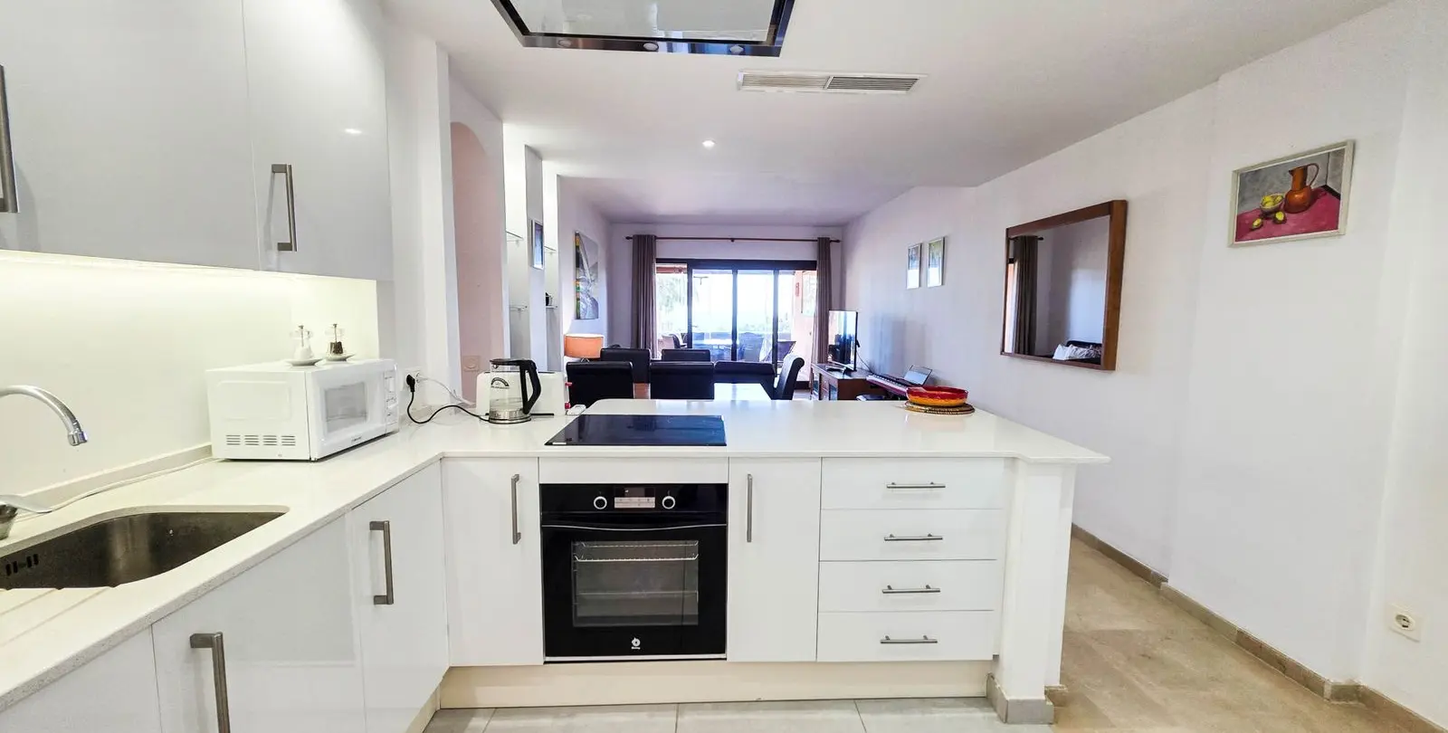Sale of middle floor apartment in La Duquesa 3