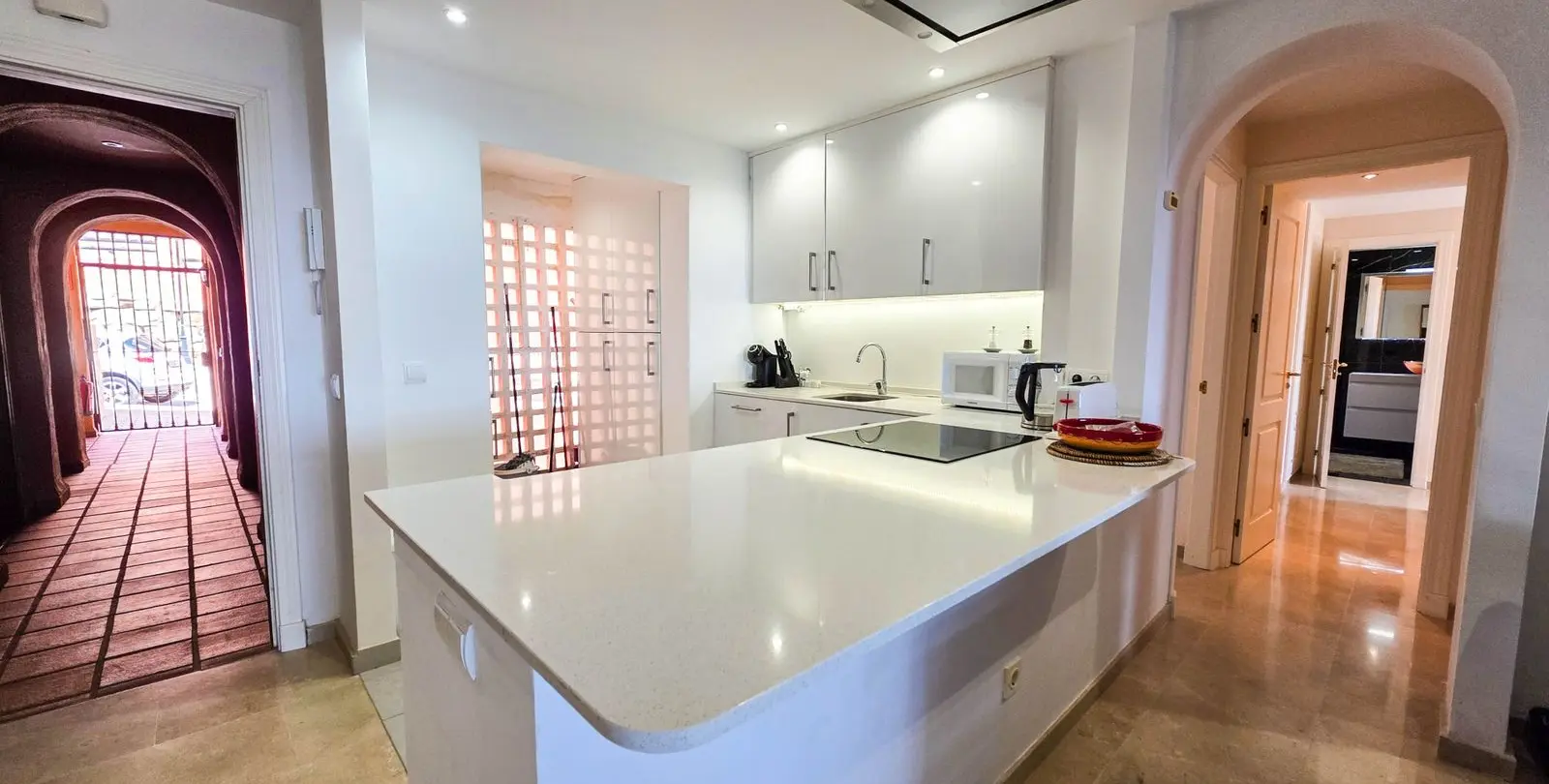 Sale of middle floor apartment in La Duquesa 4