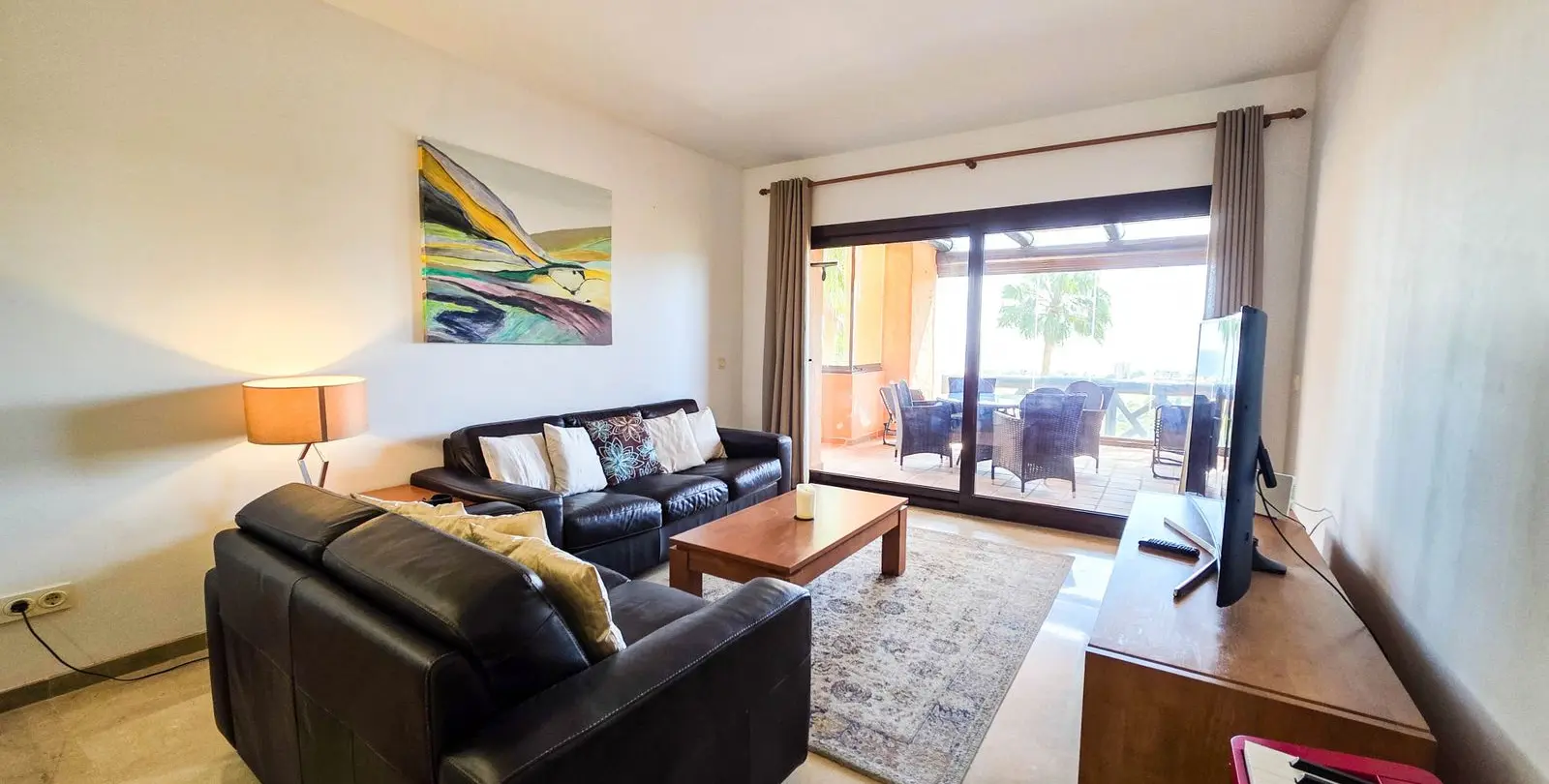 Sale of middle floor apartment in La Duquesa 10