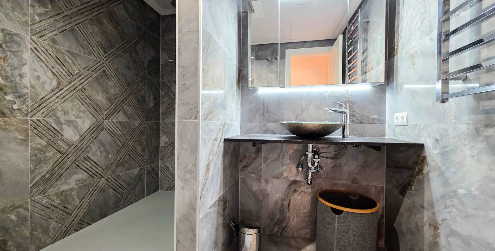 Sale of middle floor apartment in La Duquesa 13