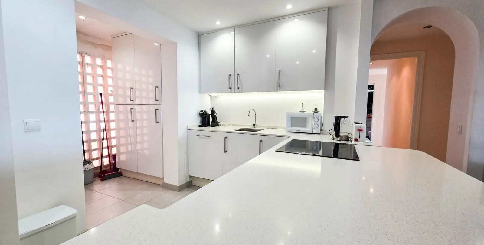 Sale of middle floor apartment in La Duquesa 16