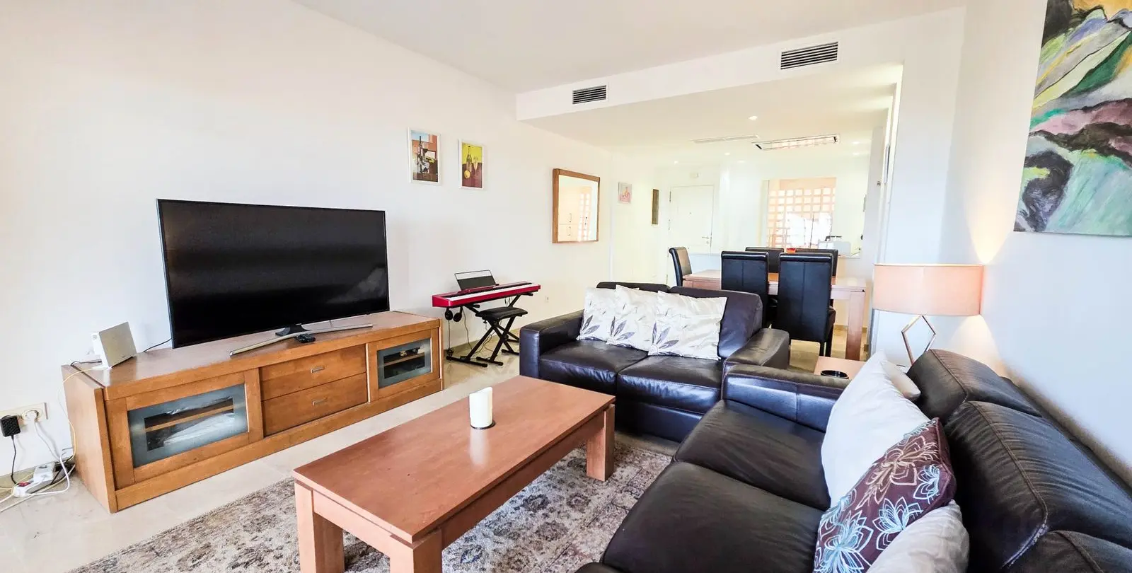 Sale of middle floor apartment in La Duquesa 18