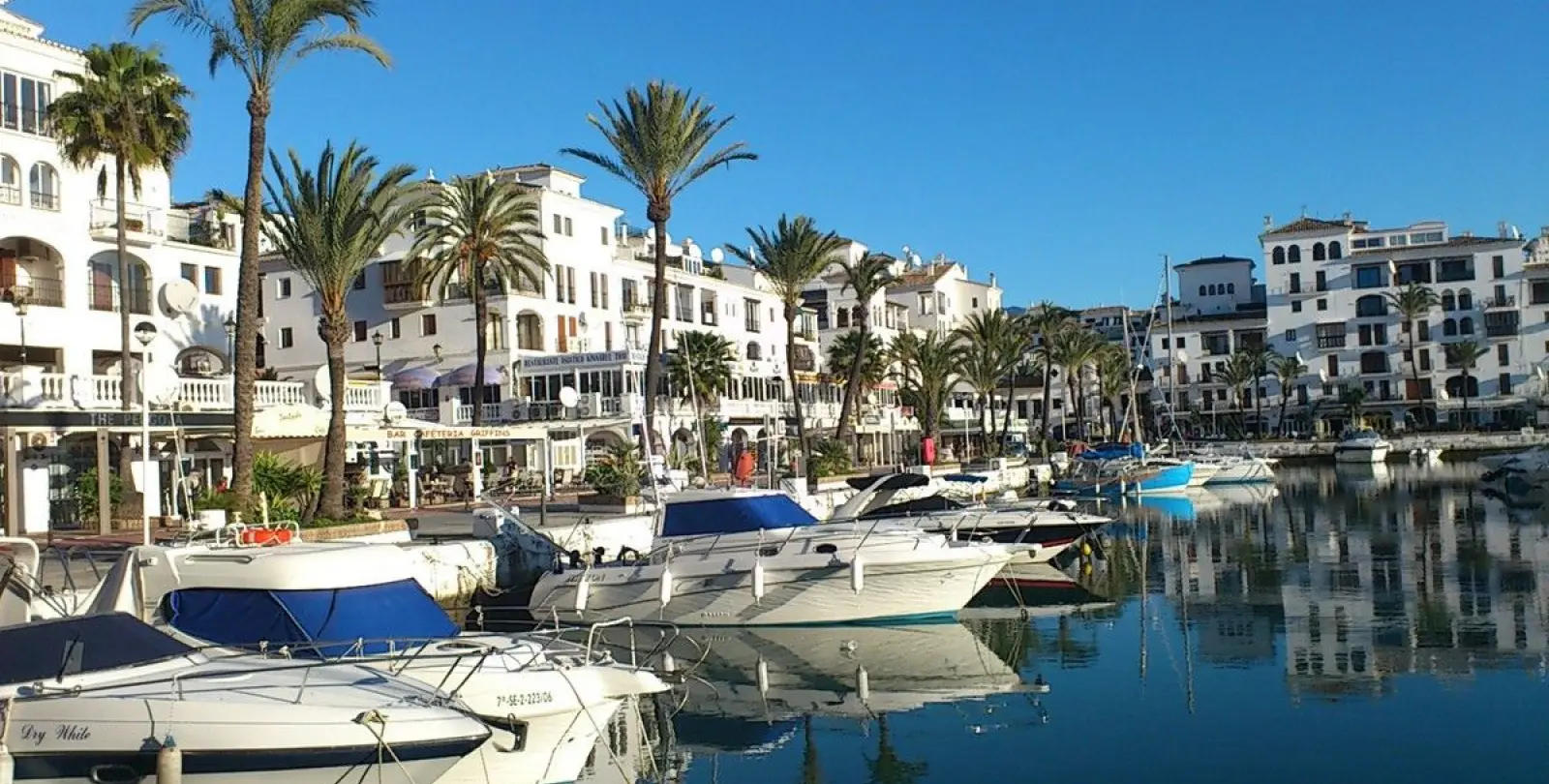 Sale of middle floor apartment in La Duquesa 35