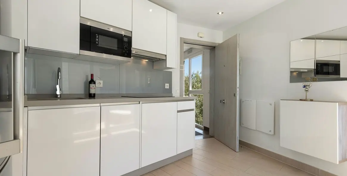 Sale of middle floor apartment in Benalmadena Costa 5