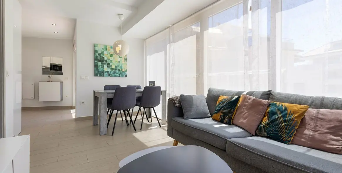 Sale of middle floor apartment in Benalmadena Costa 6