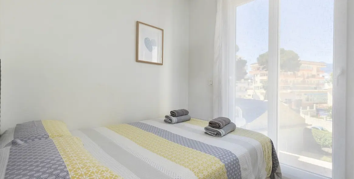 Sale of middle floor apartment in Benalmadena Costa 15