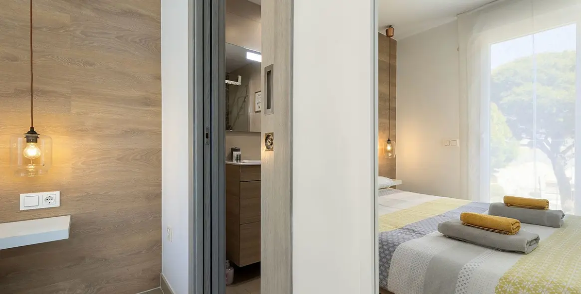 Sale of middle floor apartment in Benalmadena Costa 17