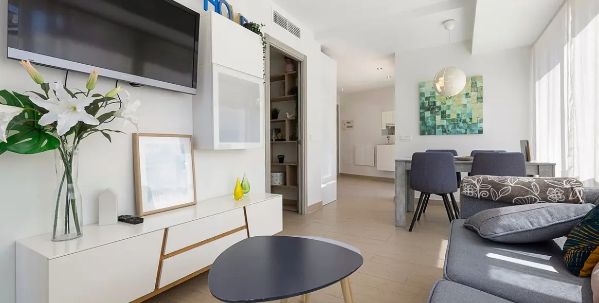 Sale of middle floor apartment in Benalmadena Costa 26