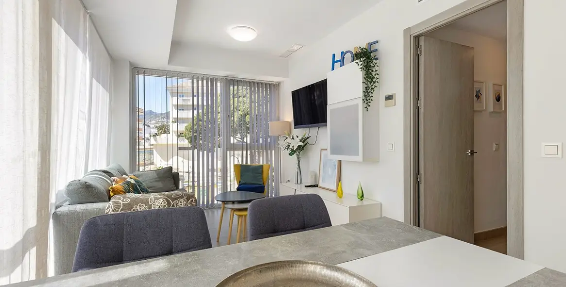 Sale of middle floor apartment in Benalmadena Costa 28