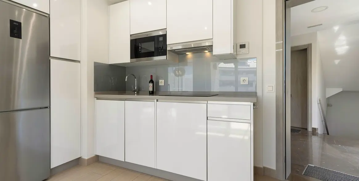 Sale of middle floor apartment in Benalmadena Costa 29