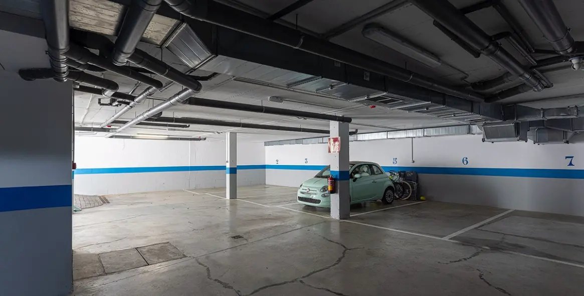 Sale of middle floor apartment in Benalmadena Costa 33