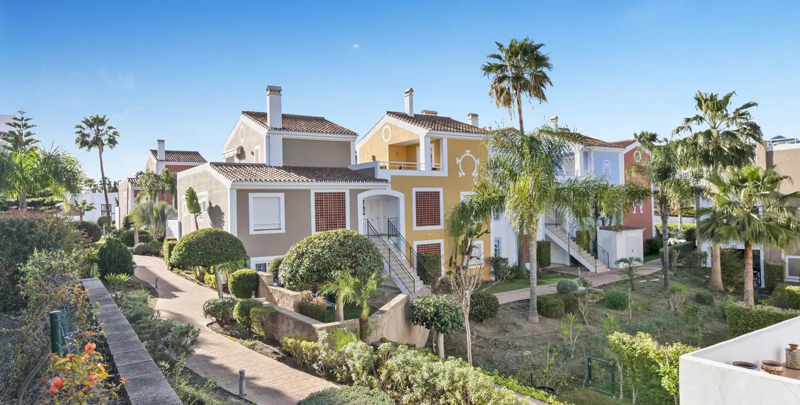 Sale of ground floor apartment in Estepona 3