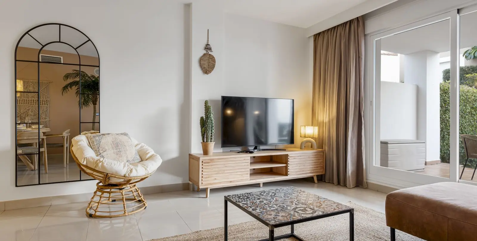 Sale of ground floor apartment in Estepona 10