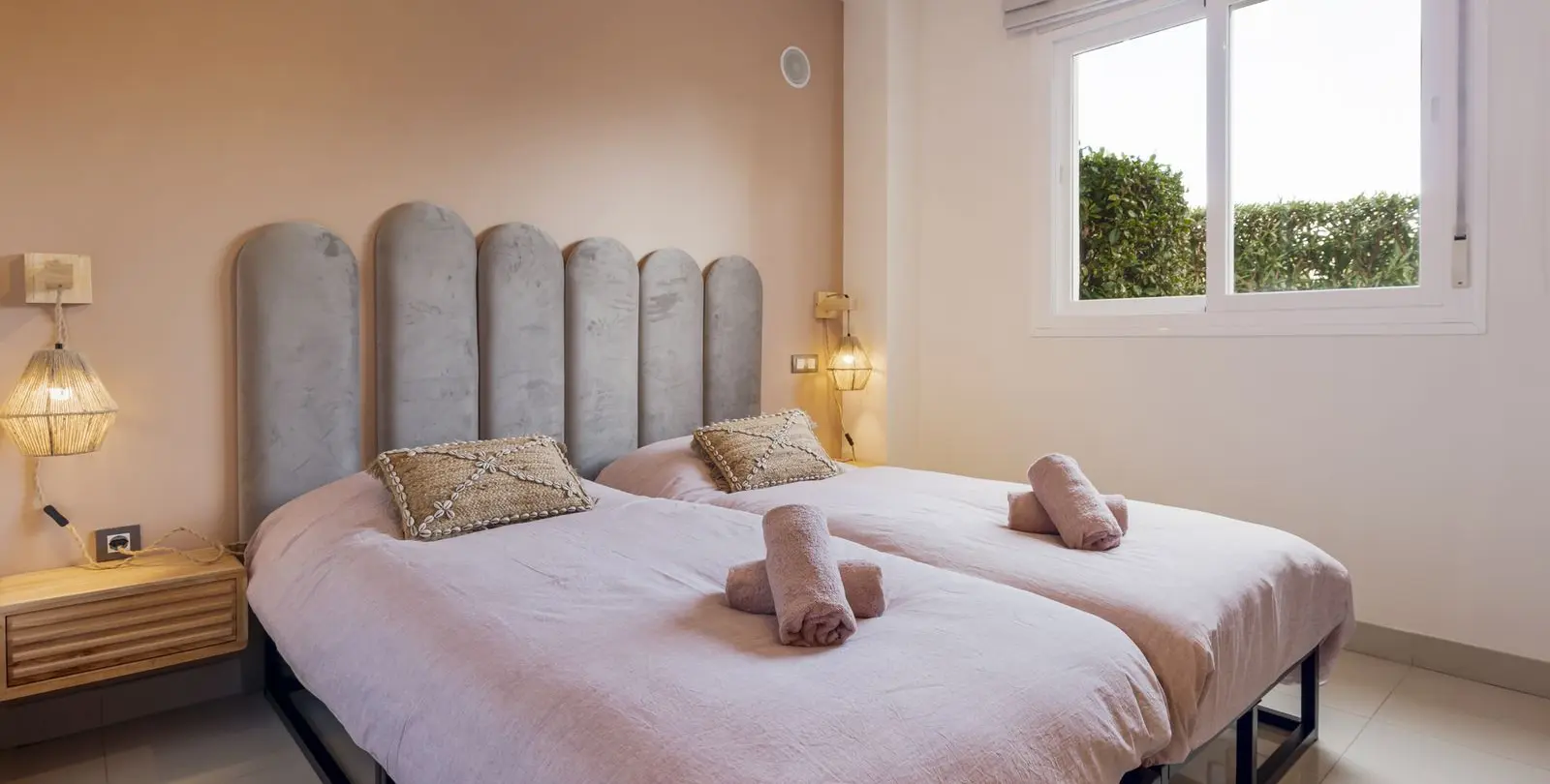Sale of ground floor apartment in Estepona 11