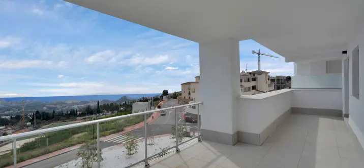 Sale of middle floor apartment in Benalmadena Pueblo 2