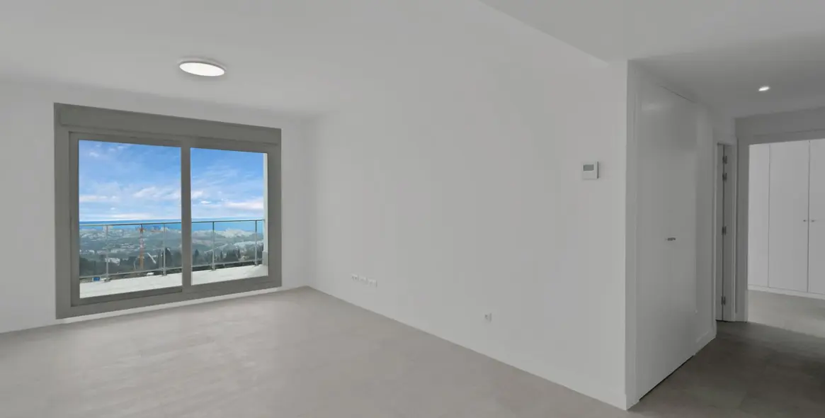 Sale of middle floor apartment in Benalmadena Pueblo 4
