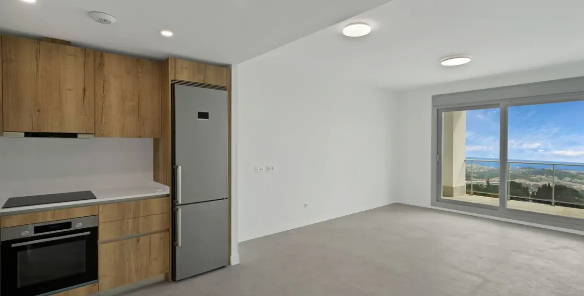 Sale of middle floor apartment in Benalmadena Pueblo 5