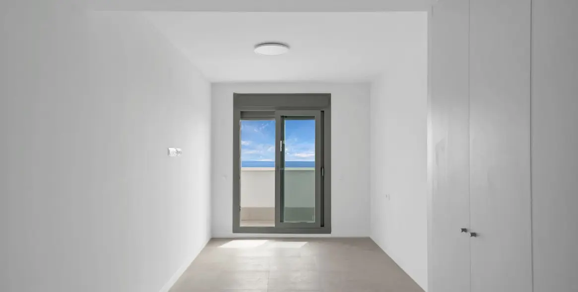 Sale of middle floor apartment in Benalmadena Pueblo 10