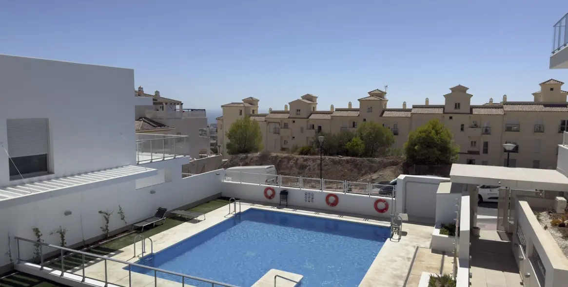 Sale of middle floor apartment in Benalmadena Pueblo 15