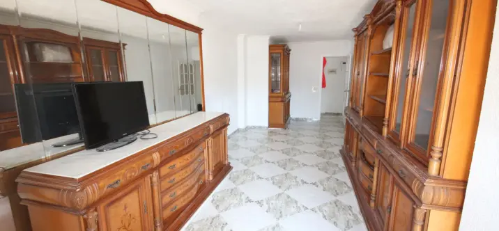Sale of middle floor apartment in Málaga Centro 0