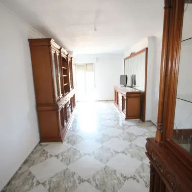 Sale of middle floor apartment in Málaga Centro