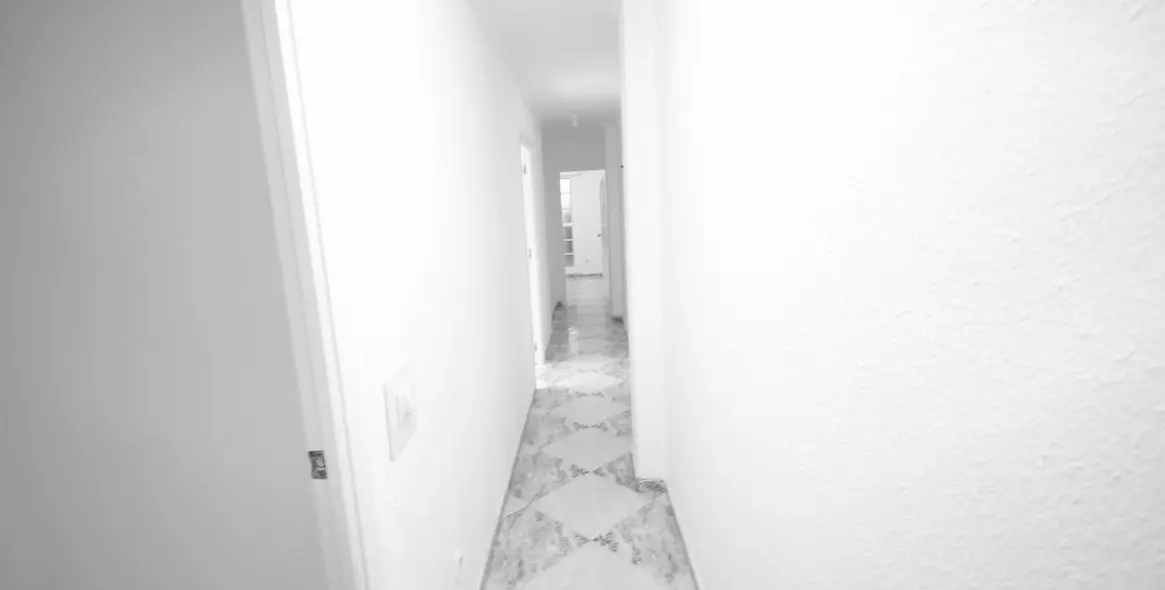 Sale of middle floor apartment in Málaga Centro 9
