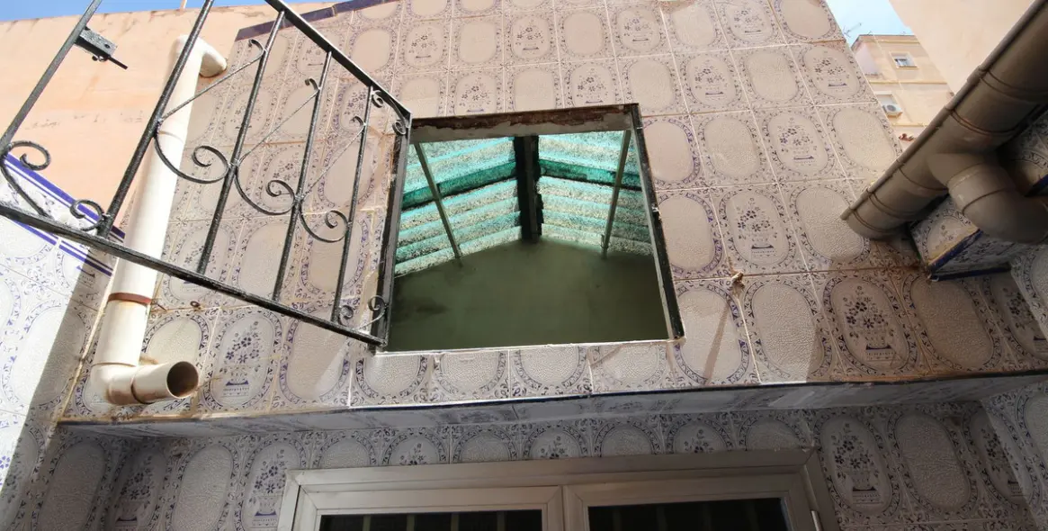 Sale of middle floor apartment in Málaga Centro 24