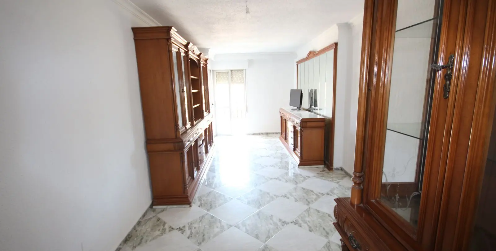 Sale of middle floor apartment in Málaga Centro 3