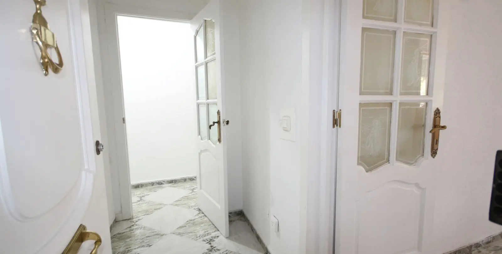Sale of middle floor apartment in Málaga Centro 7