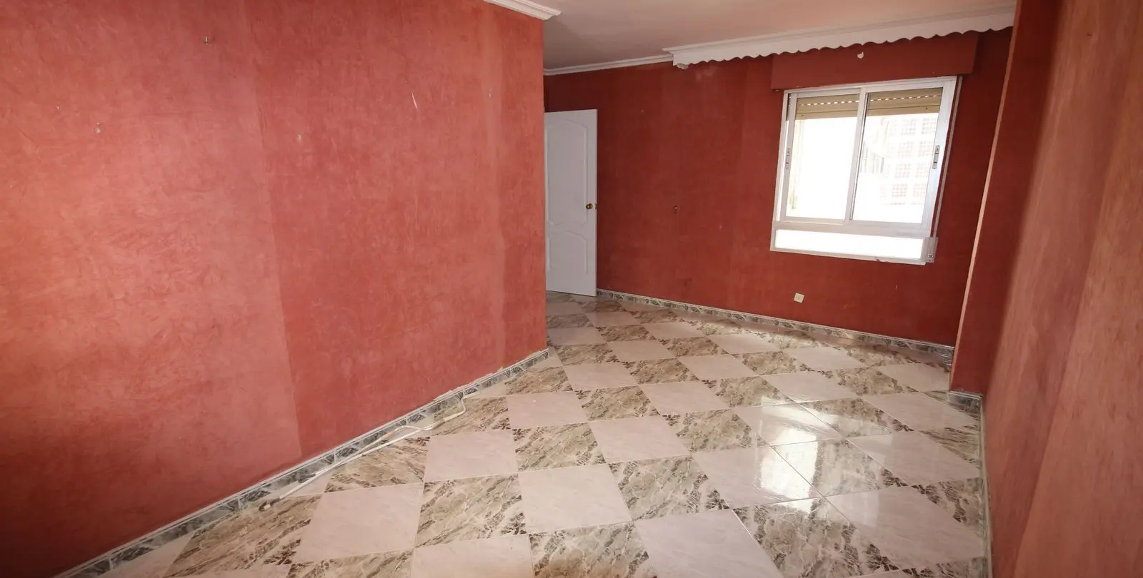 Sale of middle floor apartment in Málaga Centro 15