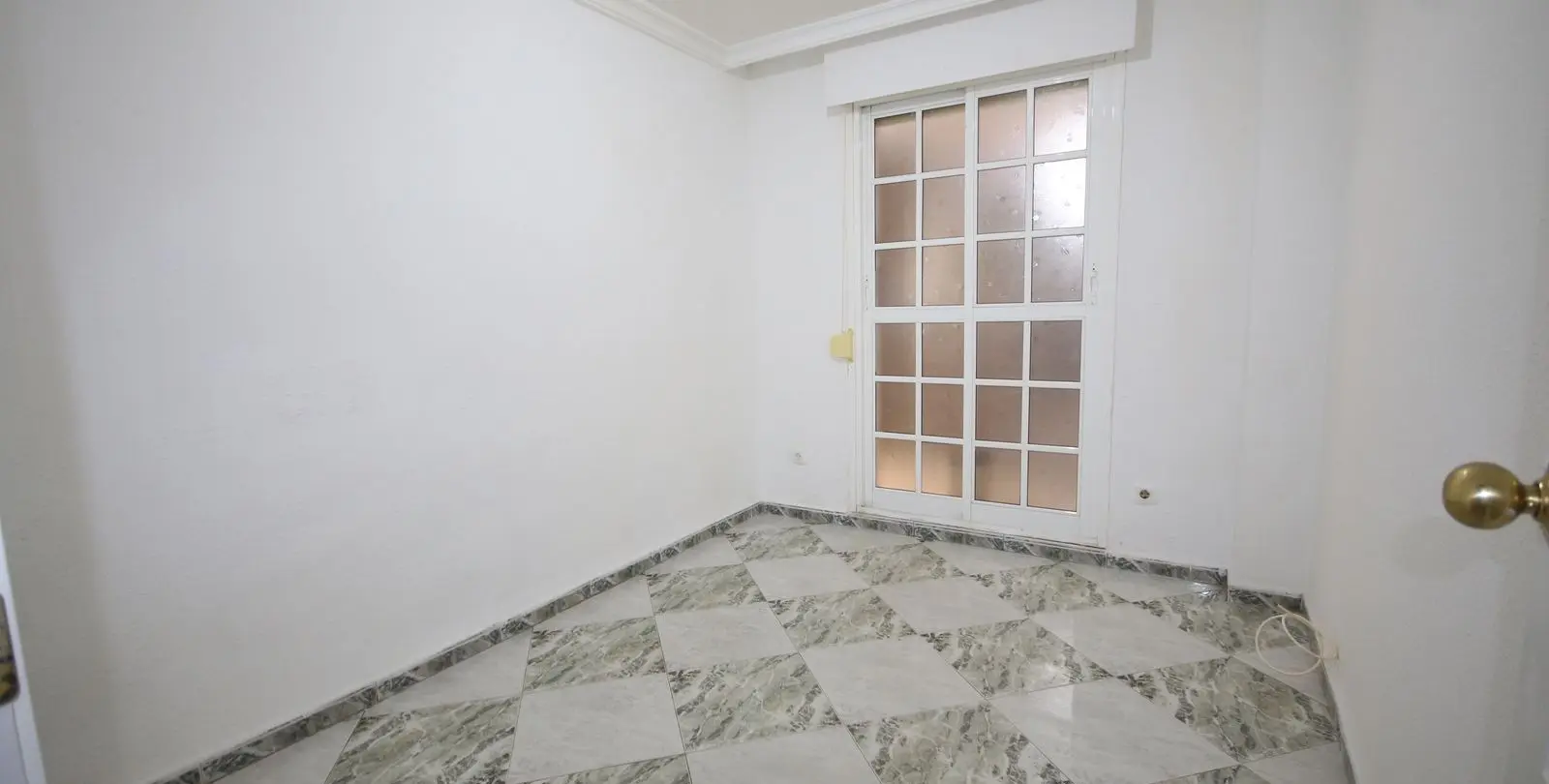 Sale of middle floor apartment in Málaga Centro 18