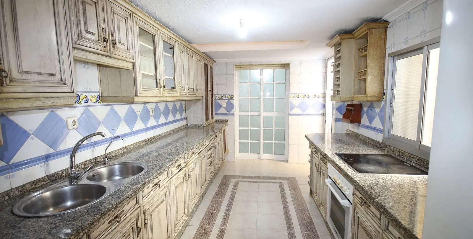 Sale of middle floor apartment in Málaga Centro 21