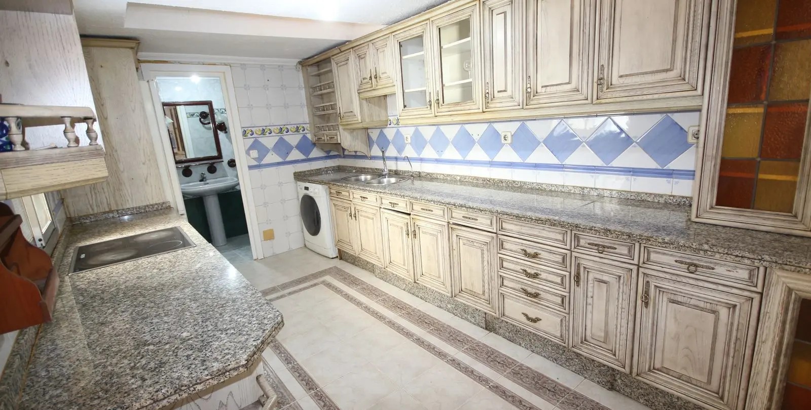 Sale of middle floor apartment in Málaga Centro 22