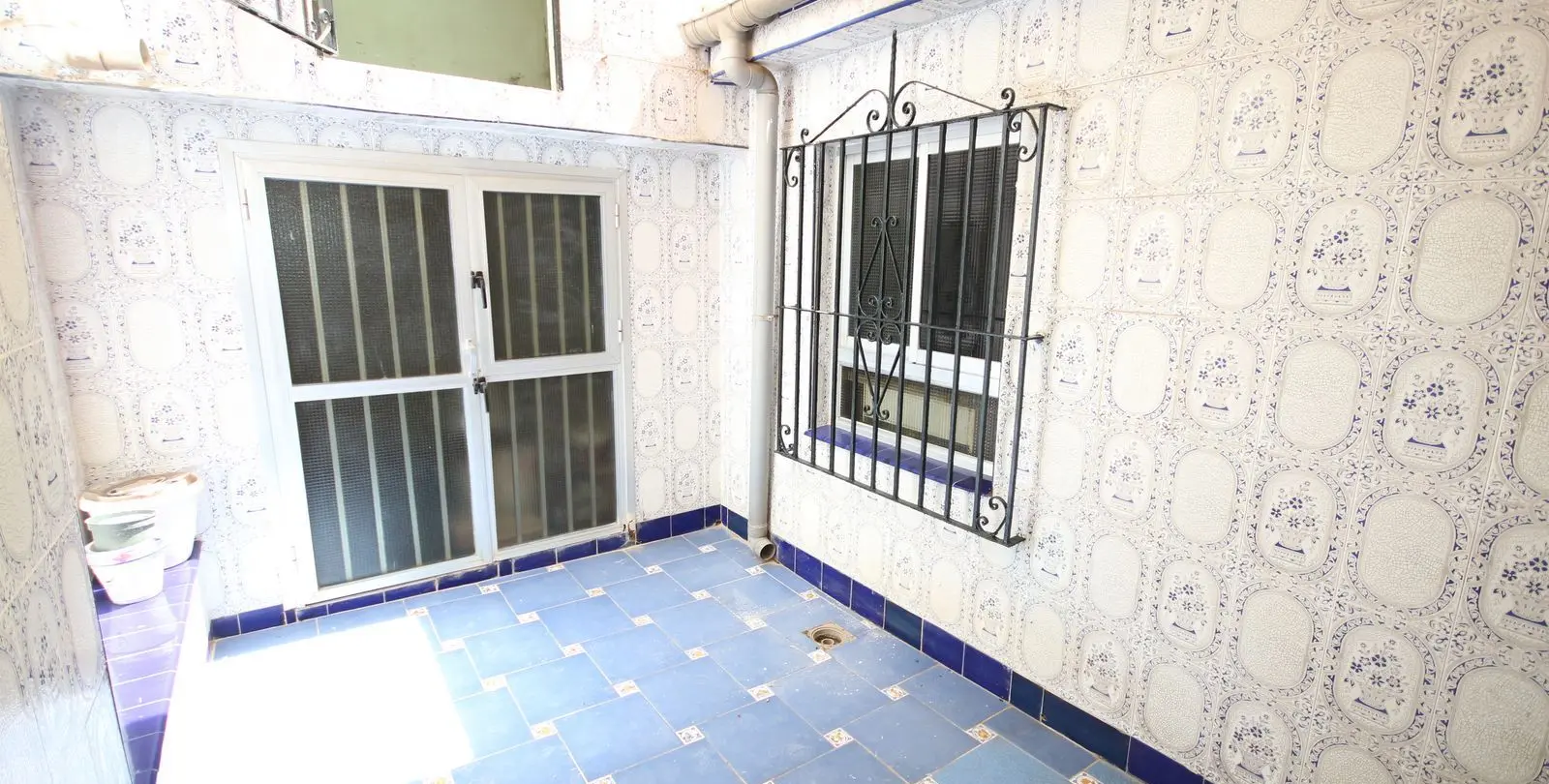 Sale of middle floor apartment in Málaga Centro 25